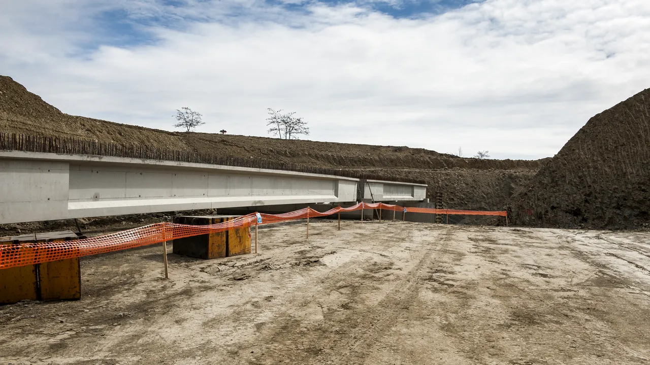 Ministrul Transporturilor a anunţat când vor fi gata loturile 1 şi 2 din Autostrada Sebeş-Turda
