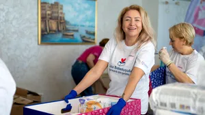 Maraton de voluntariat Cutia Bebelușului la Constanța: 150 de cutii pregătite pentru mame și nou-născuți