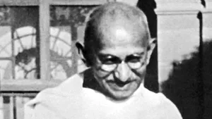 Scrisoarea trimisă de Gandhi lui Hitler, cu o lună înainte de invadarea Poloniei: 