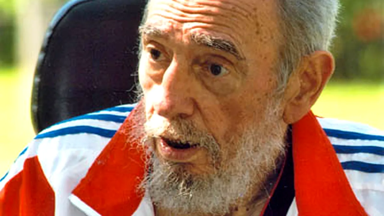 Fidel Castro sugerează FARC să elibereze toţi ostaticii, dar să nu depună armele