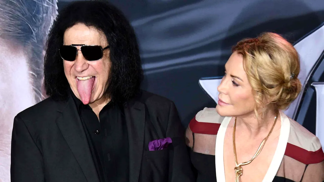 Un rocker celebru este acuzat de abuz sexual