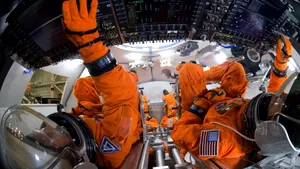 Misiunea Artemis II se apropie de cel mai riscant moment: reintrarea capsulei în atmosfera Pământului