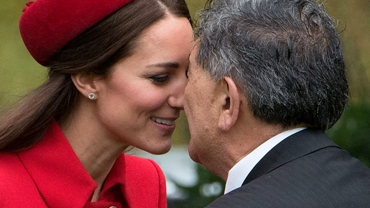 Prinţul George, la prima vizită oficială. Ducele şi ducesa de Cambride, primiţi cu dansuri războinice în Noua Zeelandă - FOTO