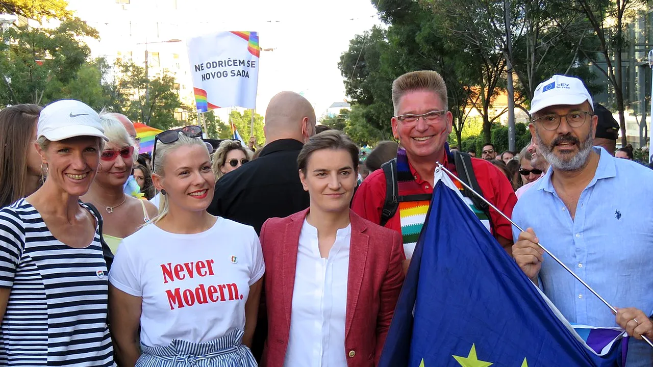 Parlamentul Serbiei a aprobat instalarea noului Guvern