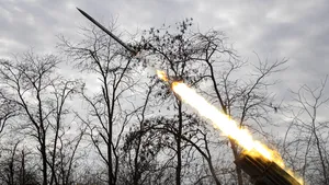 Rusia atacă masiv reţeaua electrică a Ucrainei. 120 de rachete şi 90 de drone, lansate