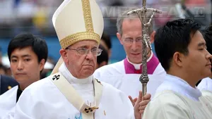 Papa Francisc denunţă 
