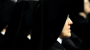 Italia: Un preot şi două călugăriţe au bătut un bărbat