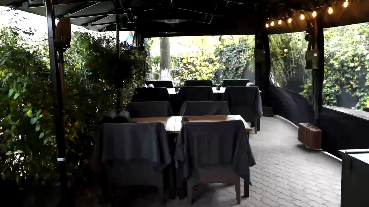 HoReCa: Lupta pentru supravieţuire continuă. Fondatorul unui restaurant din Bucureşti face „protest culinar” împotriva restricţiilor
