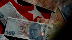 Probleme pentru Erdogan. Lira turcească se apropie de un minim record în raport cu euro
