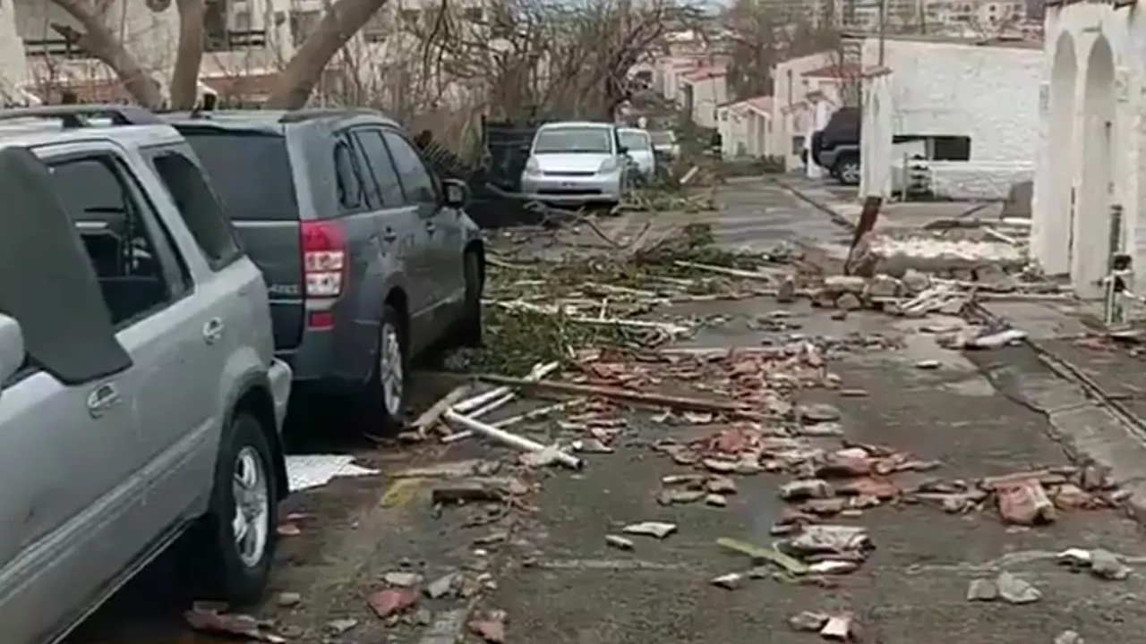 Uraganul Irma AMENINŢĂ Florida de unde cel puţin 500.000 de oameni au fost evacuaţi. Sursele de alimentare cu energie electrică vor fi afectate/ DAUNE MAJORE în insulele Turks şi Caicos