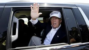 NYT: Un român, fost şofer al familiei Trump, închis de opt luni de autorităţile de imigrare din SUA. Pe numele său exista o condamnare în România 