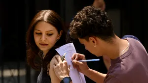 Proba de Matematică a Evaluării Naționale: Aproape 7000 de absenți iar șase elevi au fost eliminați