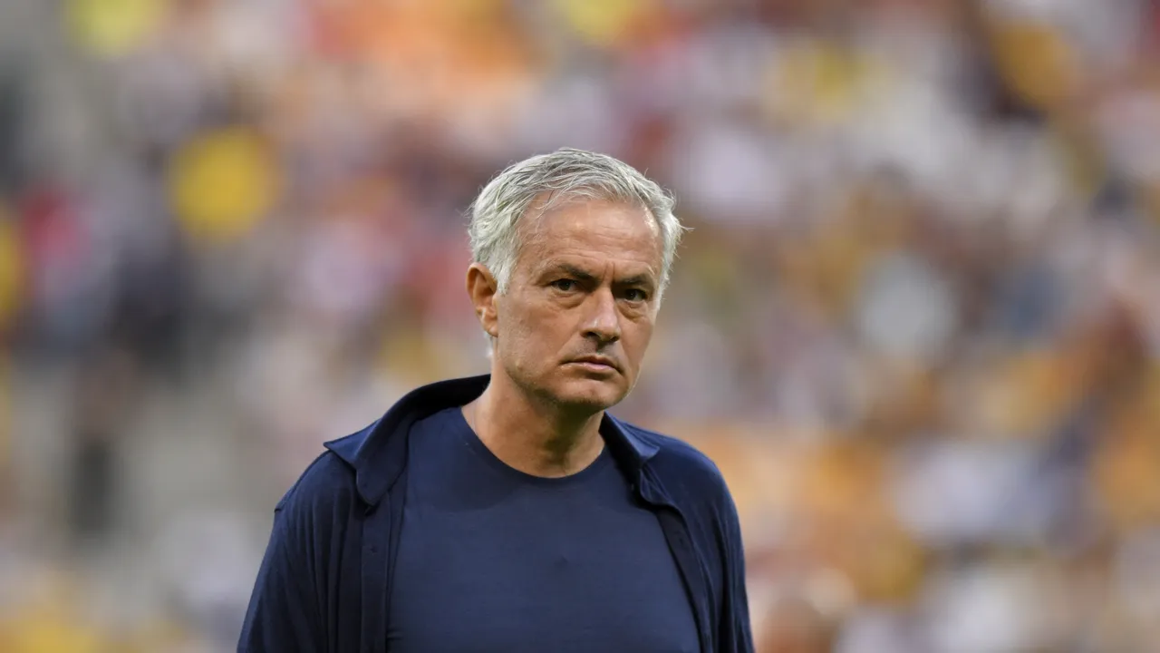 Clubul turc Fenerbahce începe negocierile cu antrenorul Mourinho