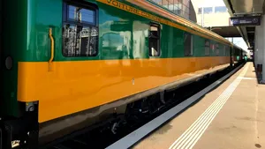 FOTO O nouă companie de transport feroviar intră pe piaţă în România oferind condiţii de lux 