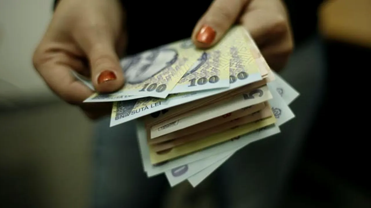 ANALIZĂ: Românii muncesc 6 zile pe lună pentru plata taxelor salariale, cât cehii şi dublu faţă de ucrainieni