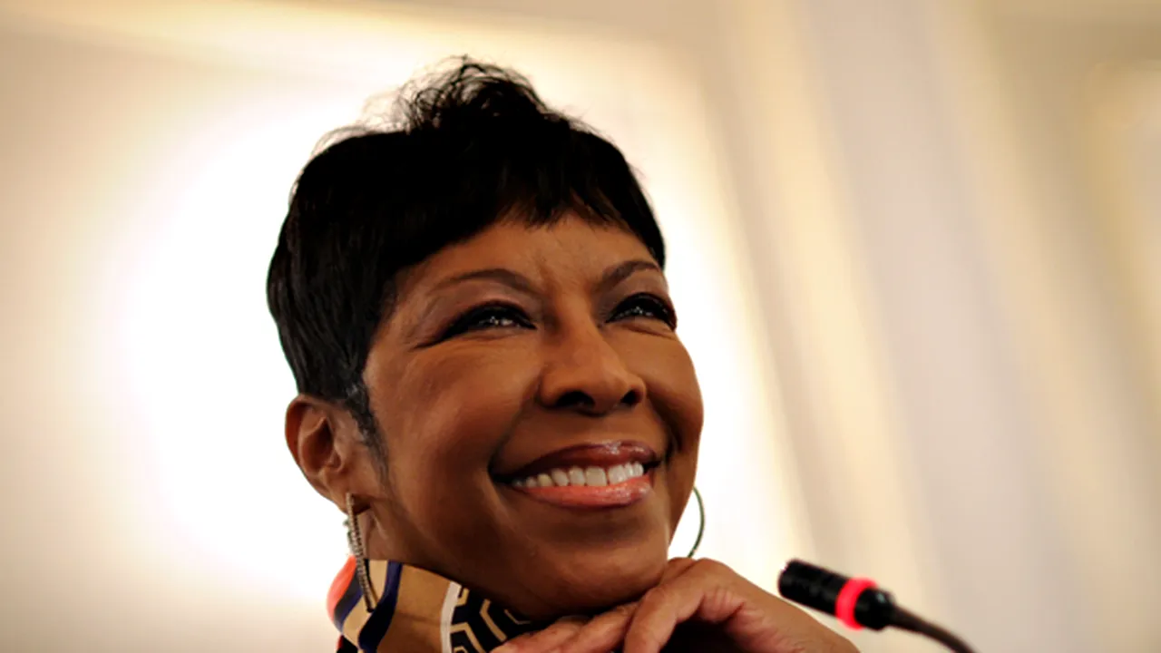 Natalie Cole vrea să ajungă în Transilvania