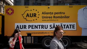 USR acuză: Camioanele caravanei medicale AUR, cumpărate din bani publici, ruginesc în câmp