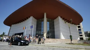 Geta Caragiu expune sculptură şi desen la Rotonda Teatrului Naţional din Bucureşti