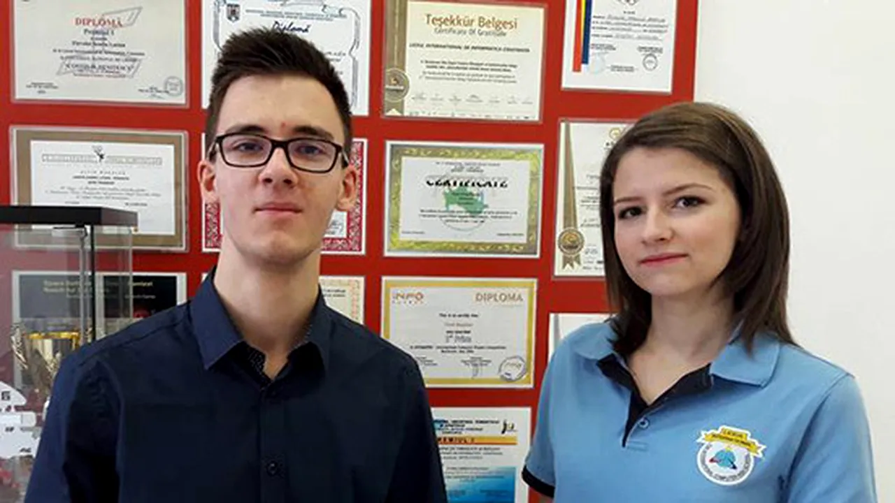 Doi elevi români au obţinut punctaj maxim la bacalaureatul american/ Cei doi s-au pregătit doar o săptămână pentru fiecare disciplină