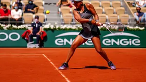 Naomi Osaka, amendată de organizatorii de la Roland Garros cu 15.000 de dolari, după meciul cu Patricia Ţig