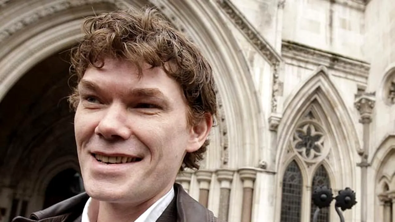 Un britanic care a pătruns în computerele Pentagonului vrea să fie pedepsit ca un hacker român