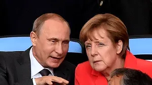 Merkel şi Putin negociază ÎN SECRET un plan de pace în Ucraina: Crimeea în schimbul gazelor