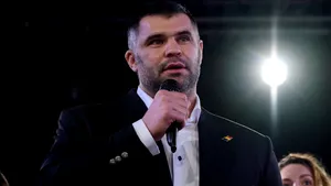 Daniel Ghiţă le dă un nou knock-out guvernanţilor: “Vă bateţi joc de poporul român! Staţi in casa, dar sclavii au voie sa meargă sa muncească”