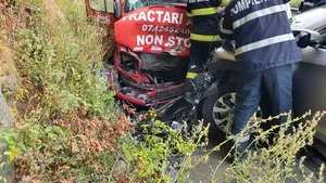 Accident cu trei răniţi, între care un copil, în Sibiu, din cauza unui şofer neatent