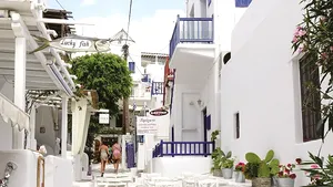 Iulie, cea mai bună lună. Cât au cheltuit românii pe vacanţe în afara ţării şi cât au cheltuit turiştii străini la noi în ţară