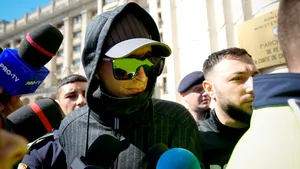 FOTO Bogdan Peșchir, alias BogPR, adus la Parchetul General. A fost principalul finanțator al campaniei lui Călin Georgescu