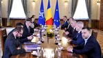 Criza politică se joacă azi la Cotroceni: Grindeanu: „Vrem alt premier”. Bolojan nu cedează: „Îmi asum în continuare mandatul de premier” / PSD a votat retragerea miniștrilor din Guvern. VIDEO