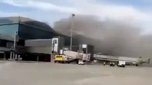 Incendiu de amploare în incinta aeroportului din oraşul spaniol Alicante | VIDEO