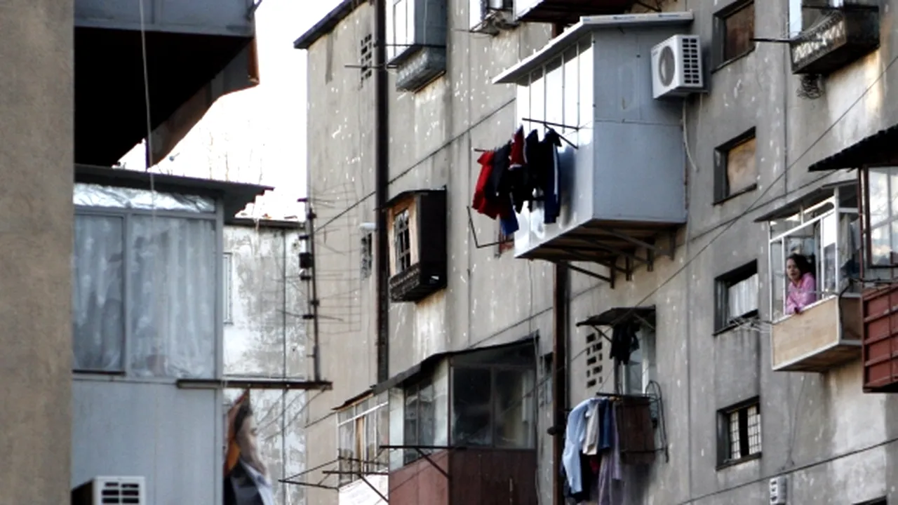 Peste 200 de locuitori din Ferentari au ieşit în stradă, nemulţumiţi că au rămas fără curent