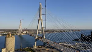 Podul dintre Canada și SUA a primit undă verde pentru inaugurare din partea lui Trump. Când se va deschide