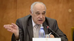 Ion Ghizdeanu a fost pus sub control judiciar. Fostul preşedinte al Comisiei de Strategie şi Prognoză ar fi falsificat peste 1.000 de procese verbale