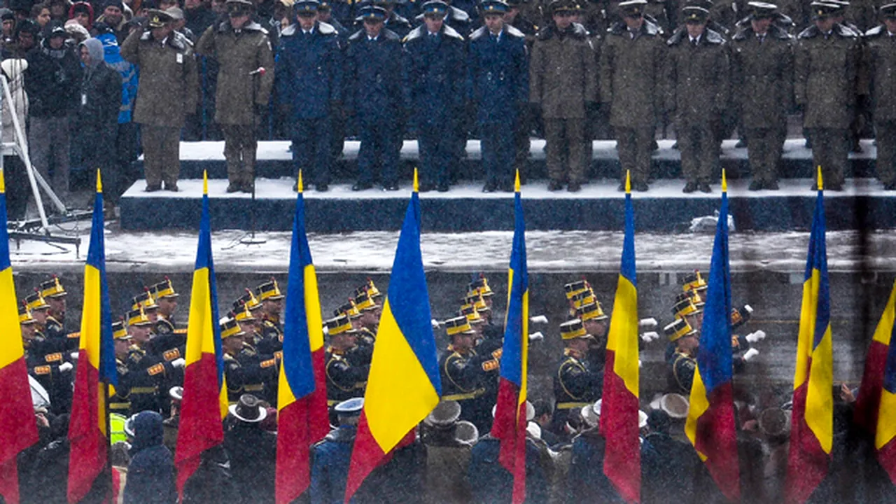 ZIUA NAŢIONALĂ: Peste 2.600 de militari, la parada de 1 Decembrie din Piaţa Constituţiei 