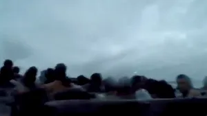 VIDEO| Momentul în care scafandrii italieni salvează un bebeluş din marea îngheţată