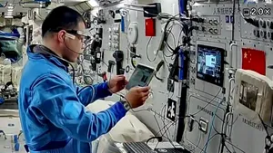 Nava Shenzhou-20 care a suferit avarii va fi readusă pe Pământ fără echipaj pentru inspecții