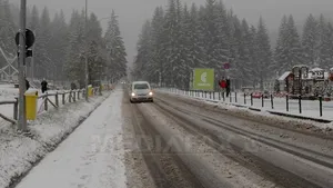 Infotrafic: Circulaţie îngreunată pe nouă drumuri naţionale, din cauza zăpezii