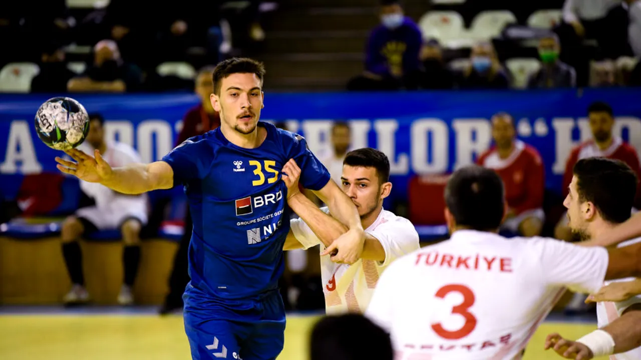 Handbalistul Andrei Buzle semnează cu Dinamo pentru două sezoane
