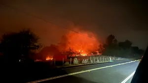 Incendii devastatoare în California: un oraș istoric, mistuit de flăcări