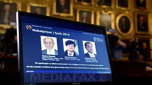 NOBEL 2014: Isamu Akasaki, Hiroshi Amano şi Shuji Nakamura - laureaţii pentru fizică