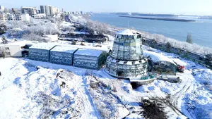 Lift panoramic pentru palmierii din Galați. Platforma de observație are înălțimea de 20 de metri