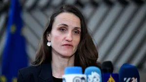 România trimite ajutor umanitar în Liban. Oana Țoiu: „România își manifestă solidaritatea prin asistență umanitară. Ajutorul va ajunge la Beirut printr-un convoi multinațional”