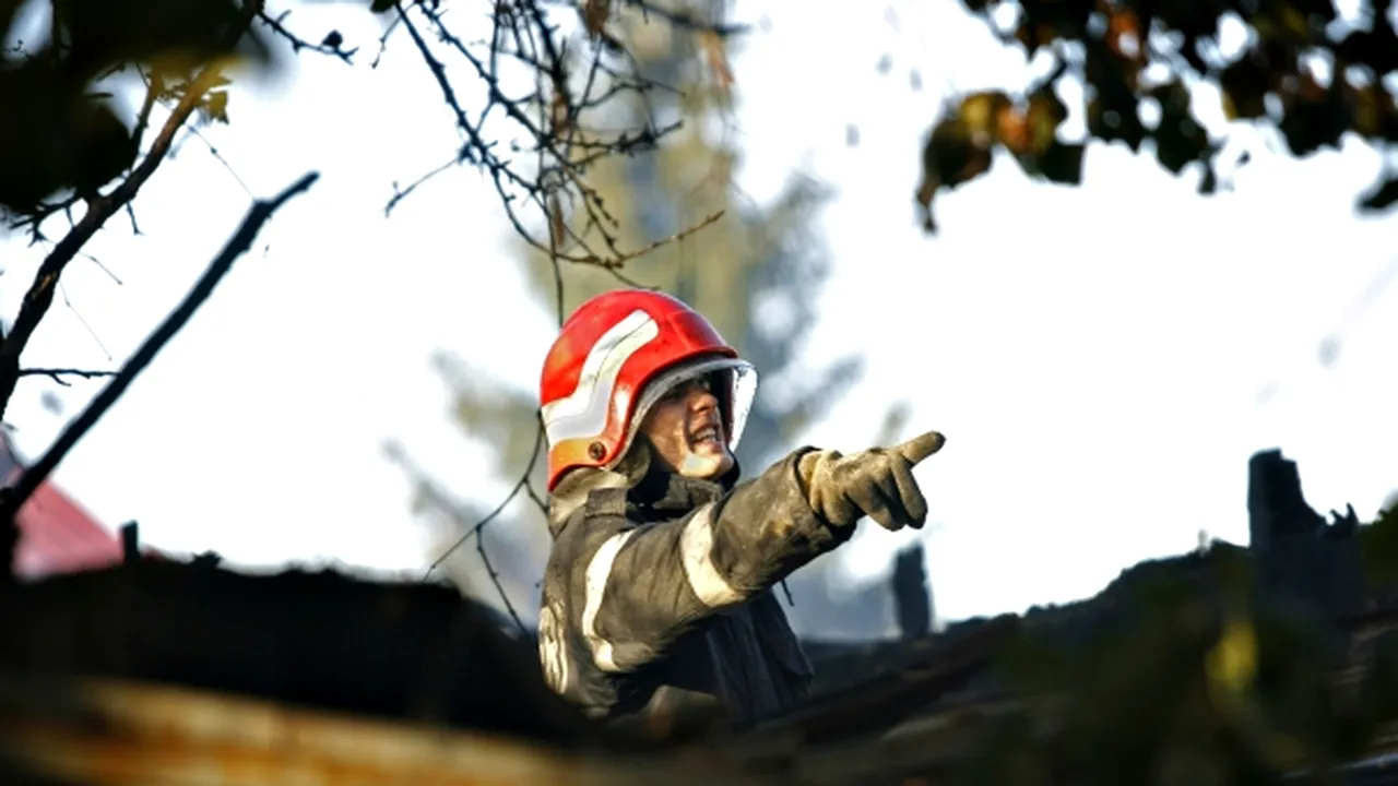 ISU Prahova, mobilizat fără motiv după anunţul privind un incendiu la o biserică, alarma fiind falsă