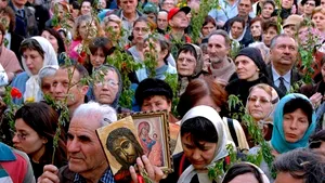 Aproximativ 1.300 de credincioşi catolici au participat la procesiunea de Florii din Capitală