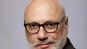 UPDATE: Mascații au descins la doctorul Cristian Andrei, acuzat de viol și agresiuni sexuale / S-a făcut uz de armă / Andrei va fi audiat de polițiști
