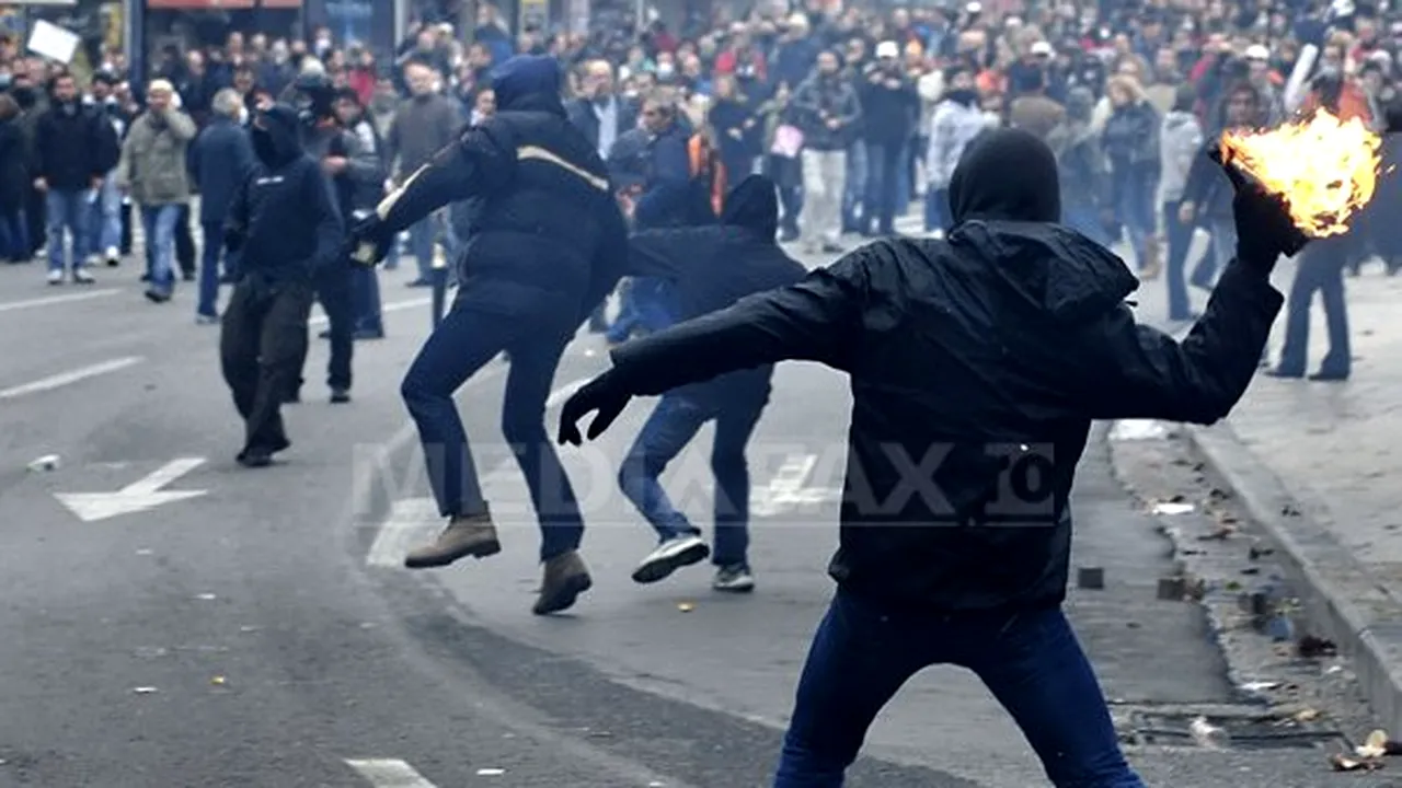Poliţia greacă a recurs la gaze lacrimogene împotriva unui grup de manifestanţi