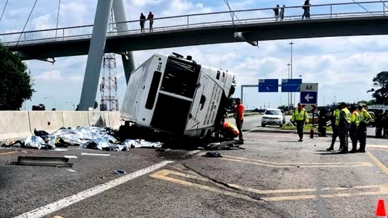 12 morţi şi 45 de răniţi după ce un autobuz s-a răsturnat în Johannesburg