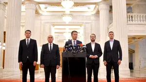 ECONOMIC Fitch: România riscă retrogradarea la „junk” dacă criza politică se prelungește